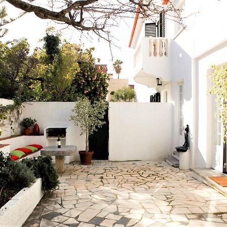 Cushy Apartment With Garden In Ещорил Екстериор снимка