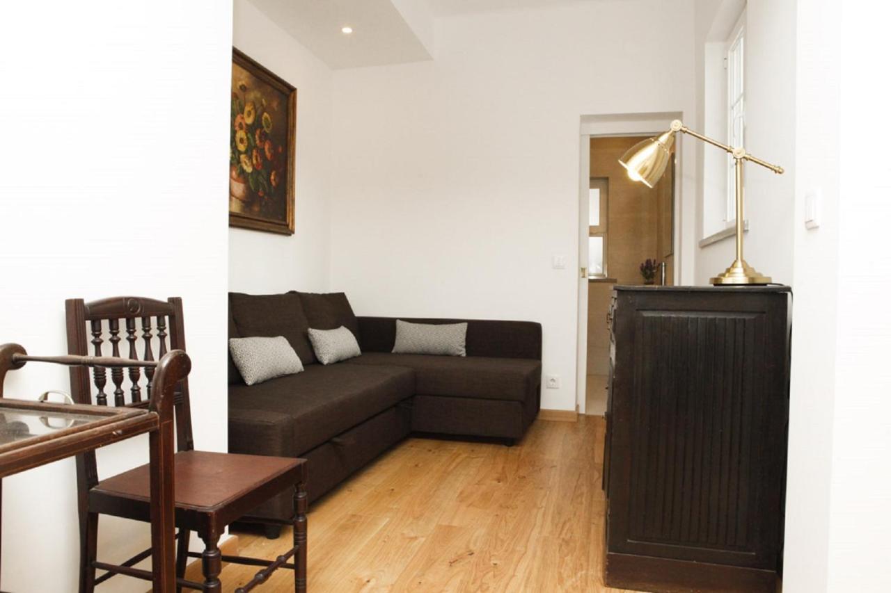 Cushy Apartment With Garden In Ещорил Екстериор снимка