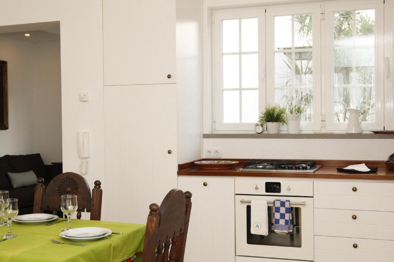 Cushy Apartment With Garden In Ещорил Екстериор снимка