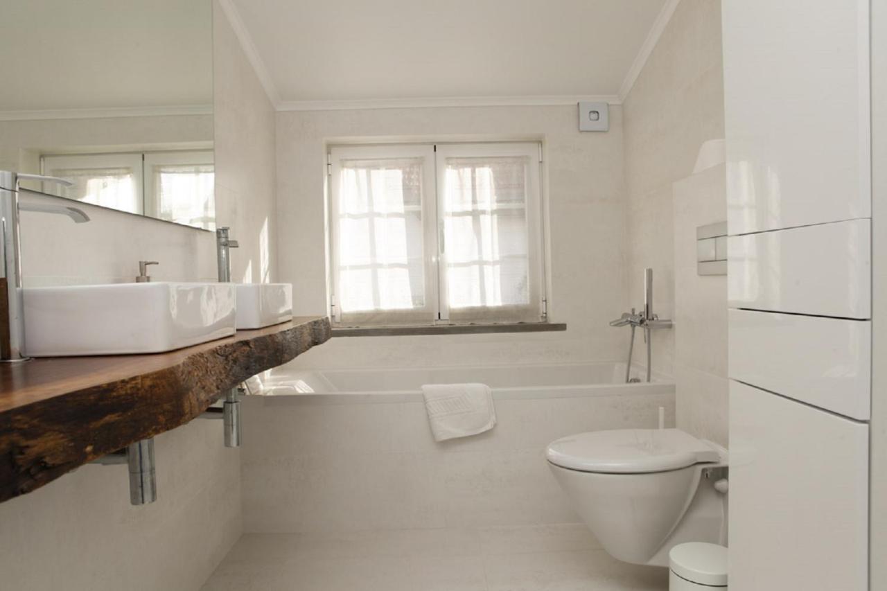 Cushy Apartment With Garden In Ещорил Екстериор снимка