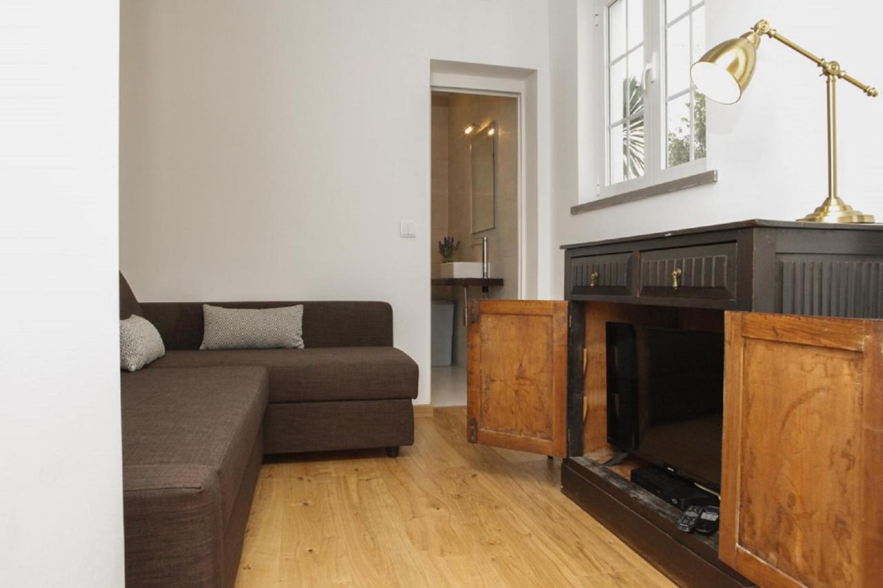 Cushy Apartment With Garden In Ещорил Екстериор снимка